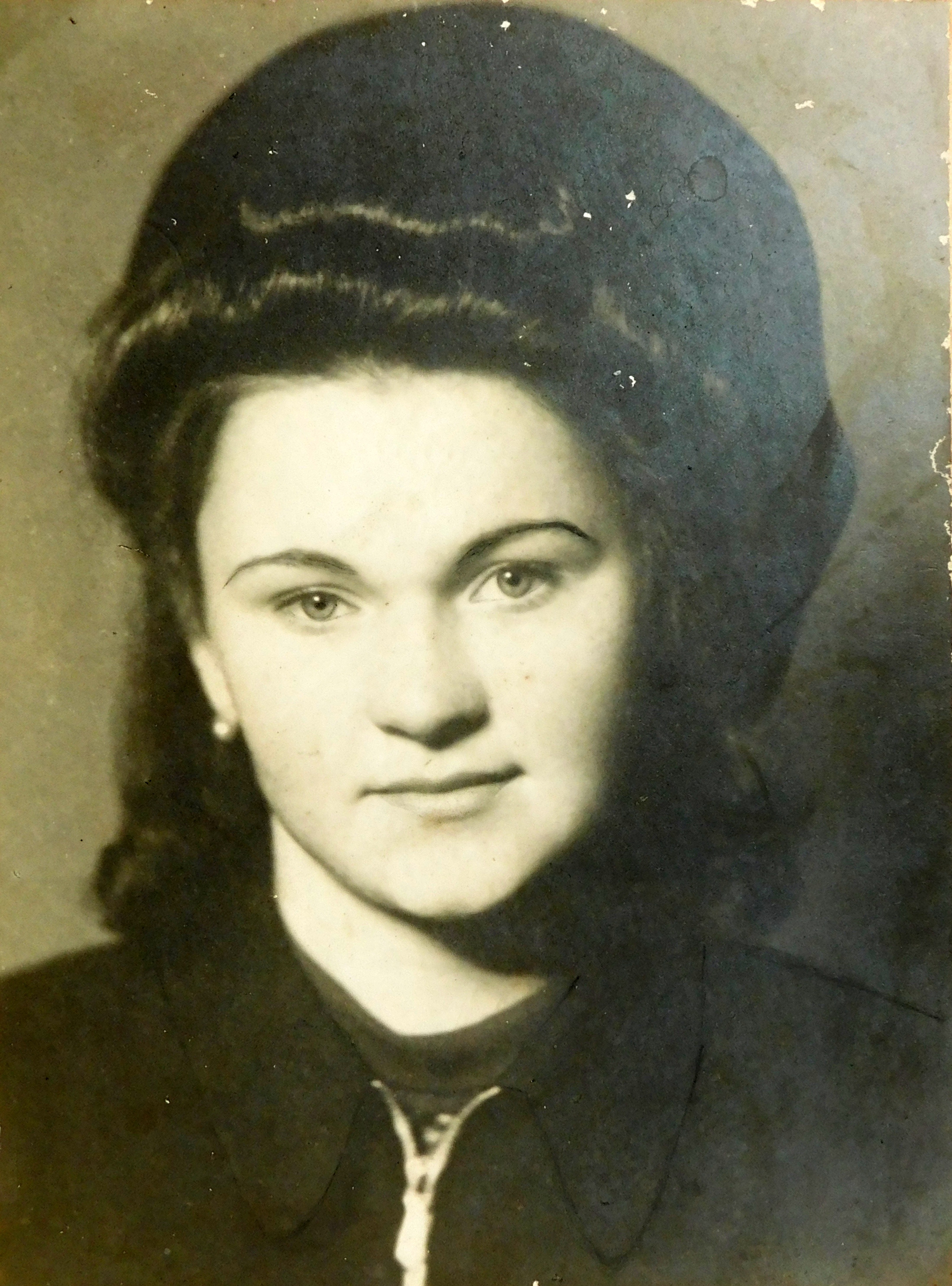 Libuše Nidetzká (Čechová) v roce 1947