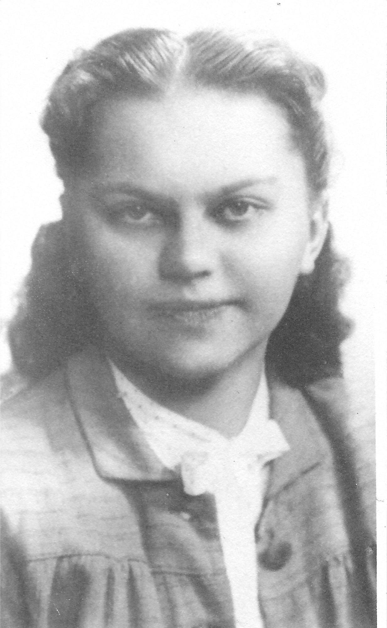 pětadvacetiletá Jiřina Křížková.jpg (historic)