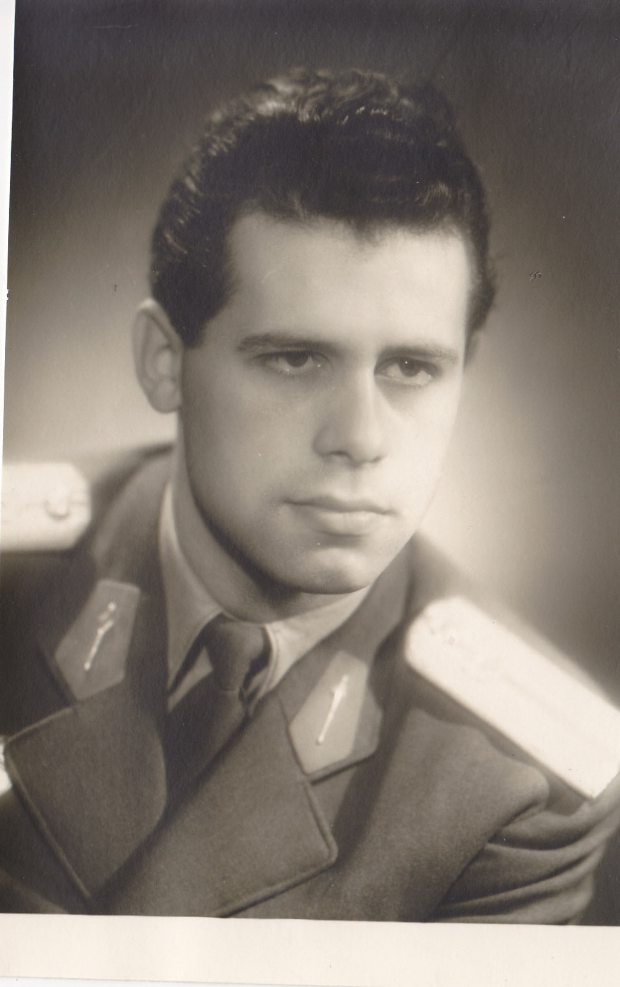 Oldřich Hukal v uniformně poručíka z roku 1959