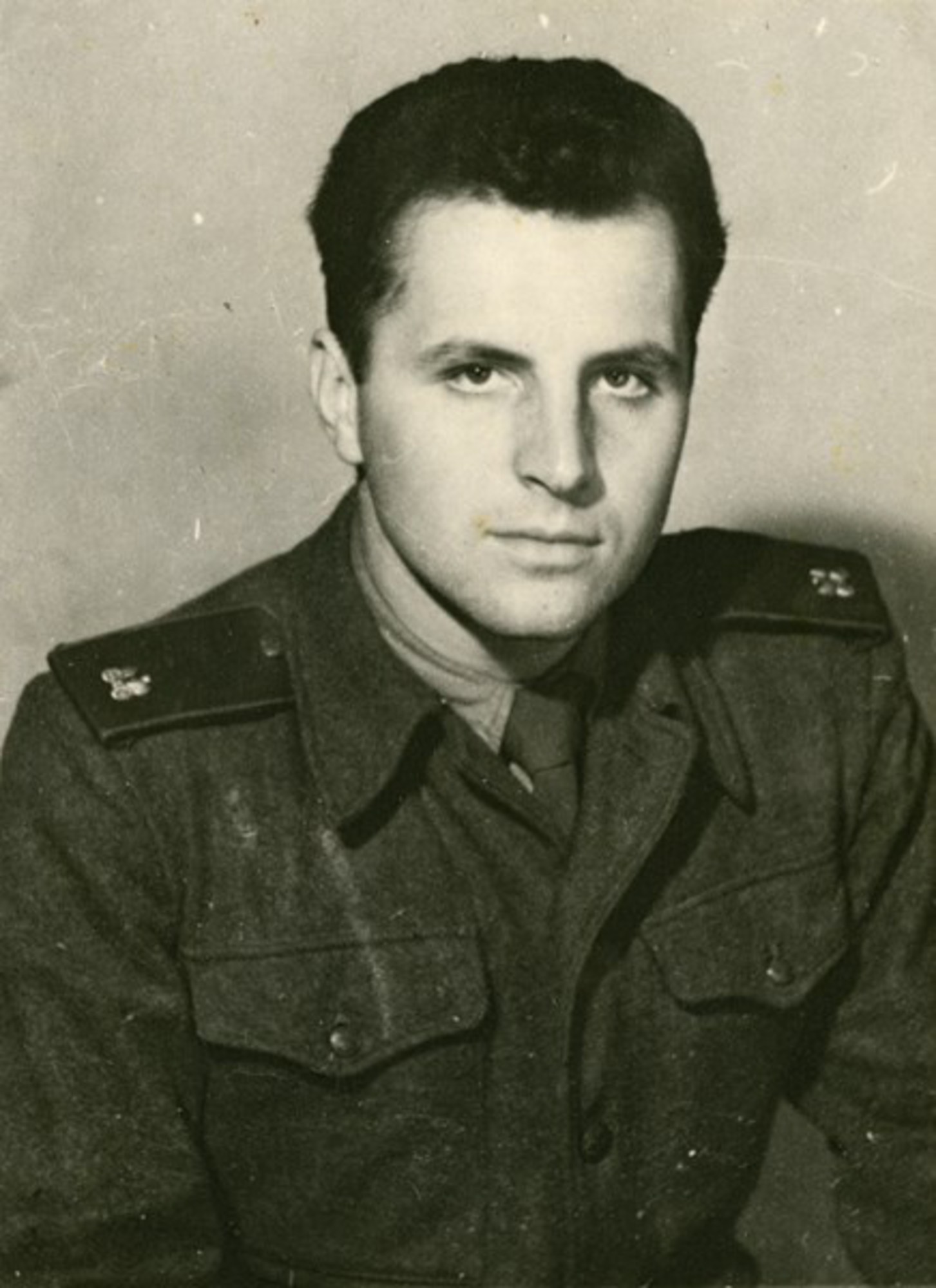 Vysokoškolský student a vojín Československé lidové armády (1955)