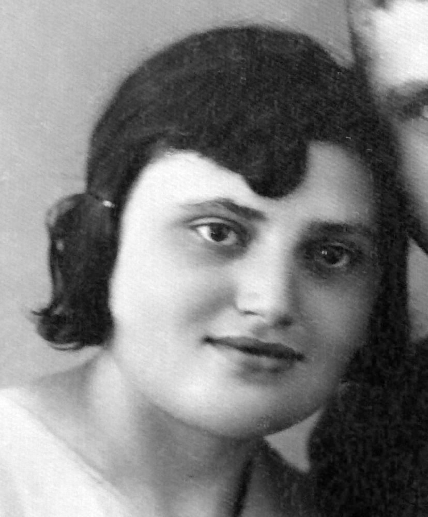 Anna Derflerová 1938.jpg (historic)