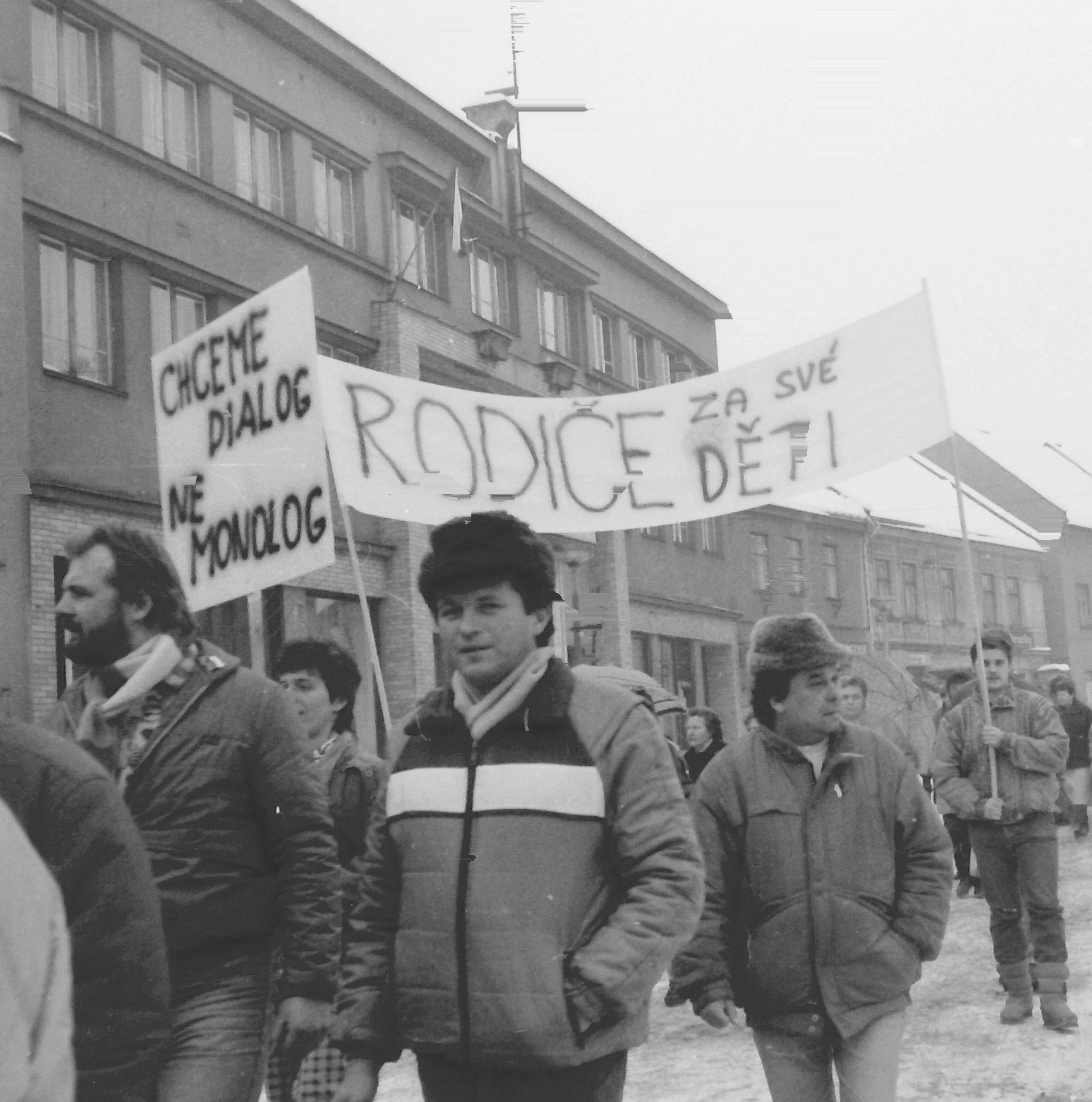 Snímek Jindřicha Součka z generální stávky v Českém Dubu, 27. listopadu 1989