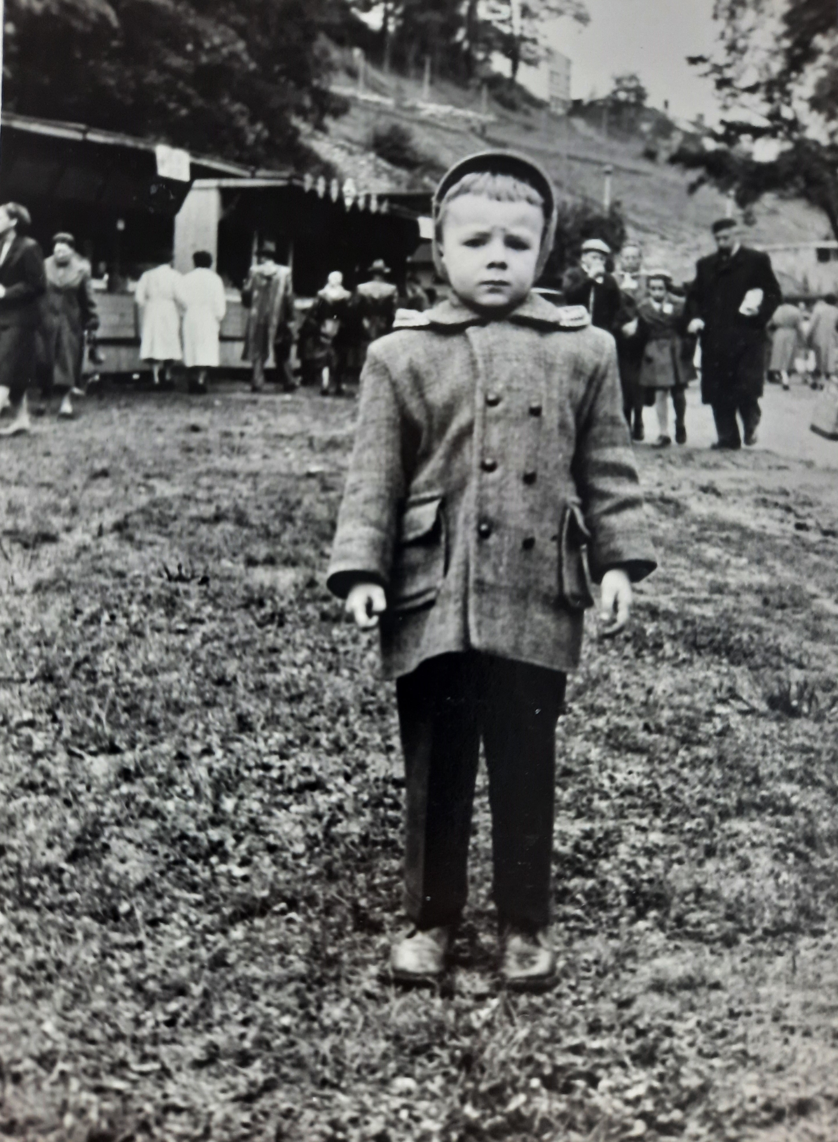 František Hron jako dítě, zhruba ve věku 3 roky