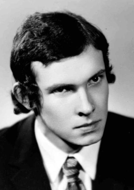 Josef Pleskot na fotografii z maturitního tabla (r. 1972)