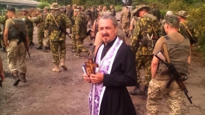 Kaplanská mise Vasyla Vyrozuba v zóně ATO (Anti-Terrorist Operation Zone), 2015. Zdroj: archiv pamětníka