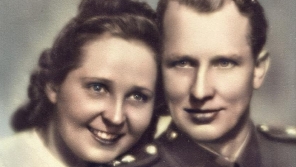 Svatební fotografie Milady Říhové a Františka Cáby ze srpna 1945. Foto: Paměť národa