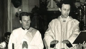 Primiční mše svatá Jana Graubnera (vpravo), 24. červen 1973. Zdroj: archiv pamětníka