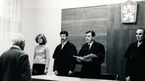 Josef Baxa jako soudce Okresního soudu v Plzni, 1985 (ilustrační foto).  Zdroj: archiv pamětníka