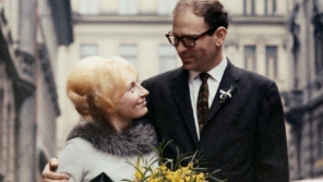 Novomanželé Deitchovi v roce 1964.