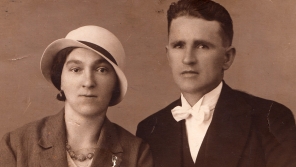 Pěstouni Aloisie a Antonín Habrechtovi, svatební foto. Zdroj: archiv pamětnice
