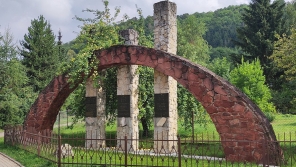 Pomník tří kultur v Czermne – kousek od kostnice, cestou do Pstrążne, foto: Michal Homola