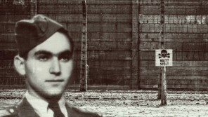 Rudolf Vrba (na snímku) a Alfréd Wetzler dokázali překonat dva strážní okruhy tábora Auschwitz – vnitřní se strážními věžemi a plotem s vysokým elektrickým napětím a vnější obklopující tábor do vzdálenosti zhruba dvou kilometrů.