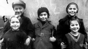 Jedna ze dvou dochovaných fotografií ukrývaných židovských dětí na Ostravsku. Zdroj: Shlomo Laufersweiler