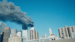 Hořící „dvojčata“, 11. září 2001. Zdroj: archiv Josefa Hlavy