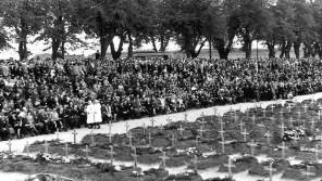 Národní pohřeb terezínských obětí, 16. září 1945. Foto: Karel Šanda