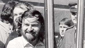 Pavel Wonka vychází z vězení, asi 1987. Zdroj: archiv Jiřího Wonky