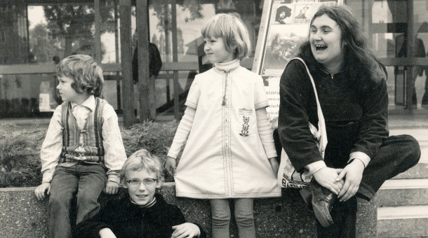 Petruška Šustrová se svými dětmi v roce 1978. Zdroj: archiv Petrušky Šustrové