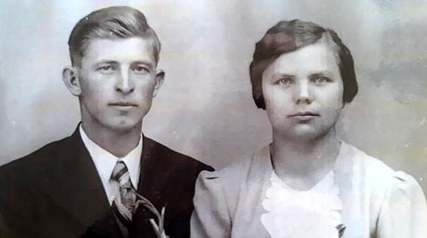 Svatební fotografie Haniných rodičů, Josefa a Marie Kontových, 1935. Zdroj: archiv pamětnice