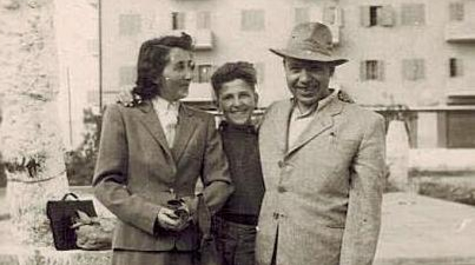 Azriel Dansky s rodiči, Kfar Bialik, 1952