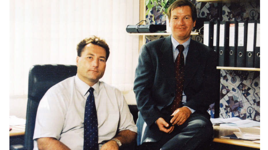 Bratranci Ernst a Herbert Pollmannové v roce 1997, kdy převzali řízení firmy. Zdroj: Pamět národa