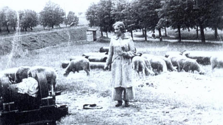 Doris v Terezíně v roce 1942.