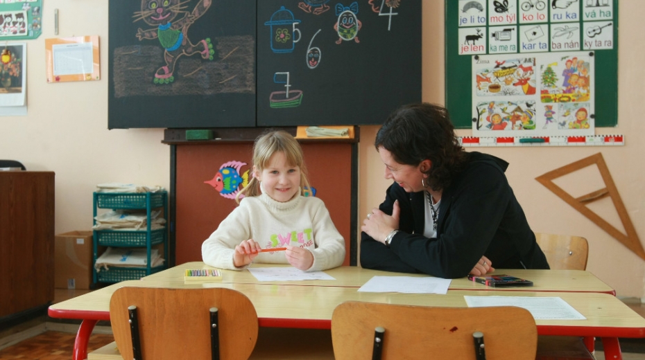 Ilustrační foto: šestiletá holčička u zápisu do první třídy. Foto: Markéta Reszczyńská