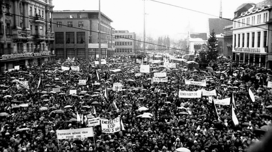Generální stávka v Pardubicích. 27. listopadu 1989