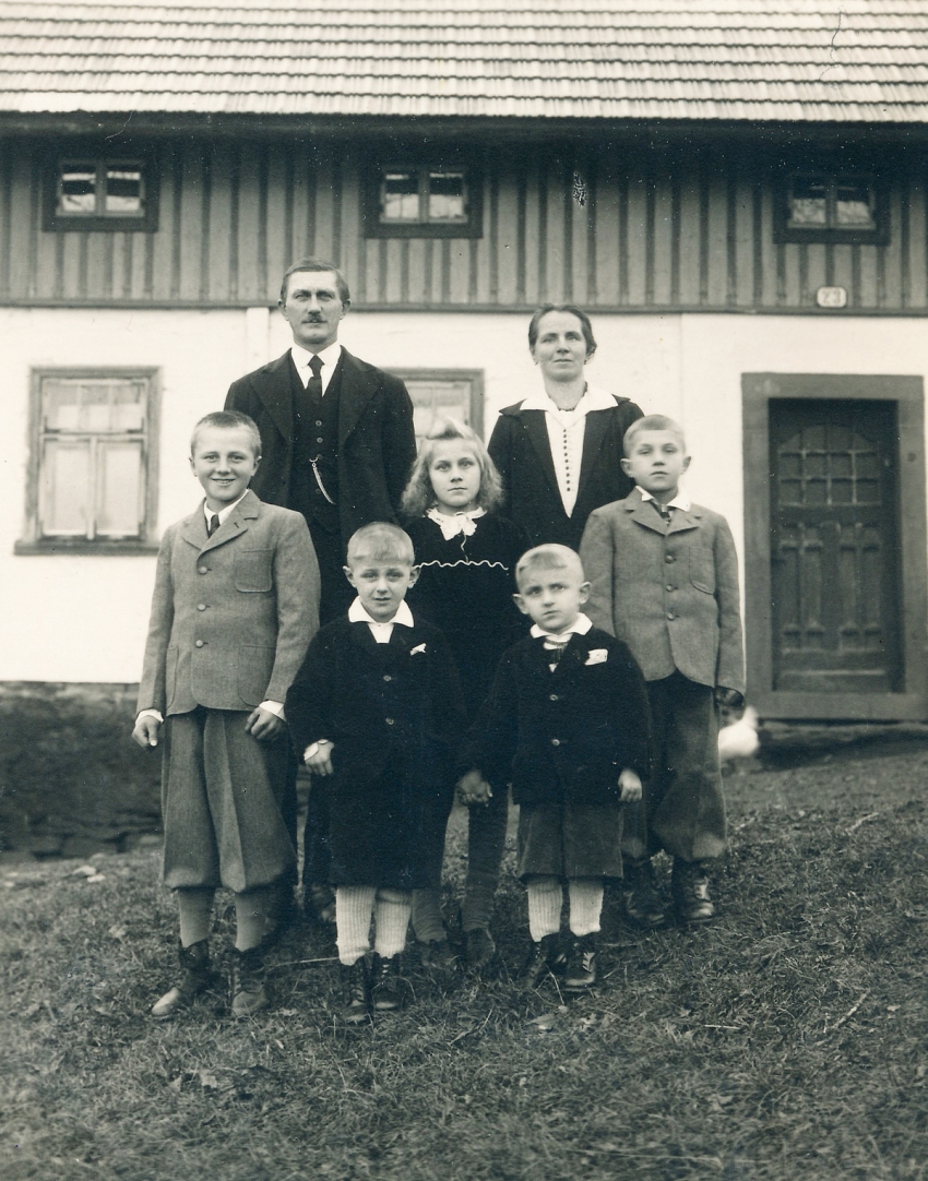 Rodina v průběhu války, zdroj: archiv pamětníka