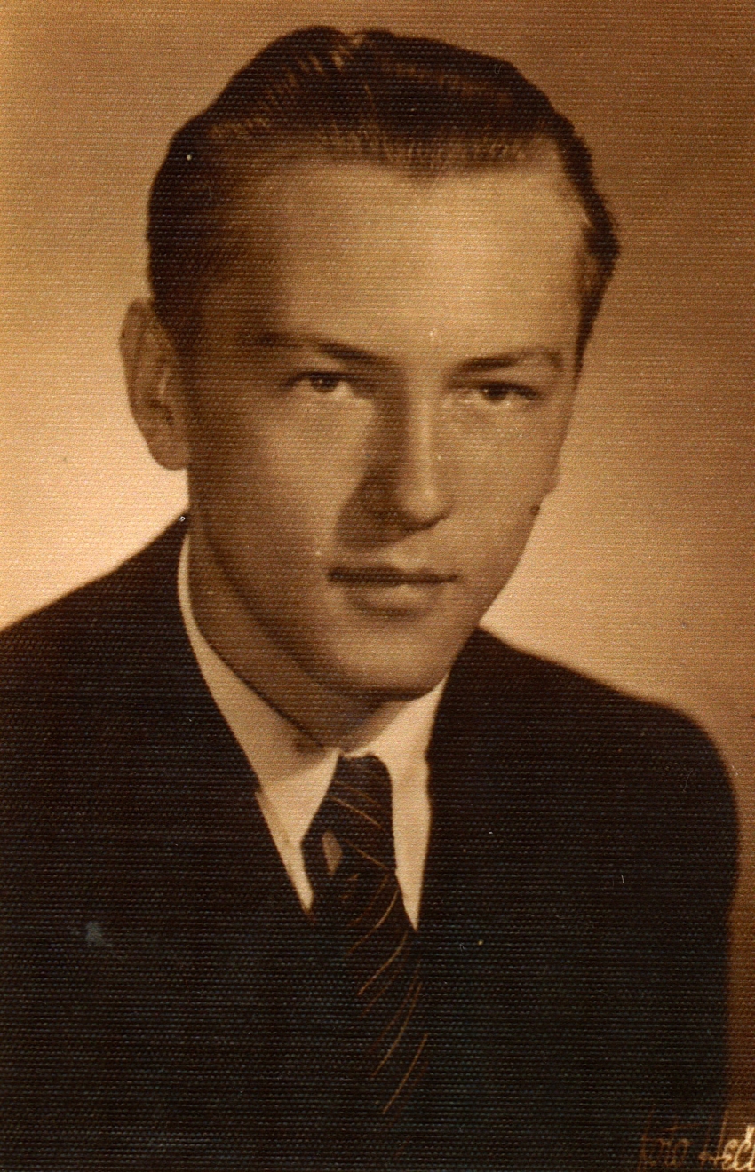 Ludvík Armbruster jako středoškolský student, Ústín, 1945. Zdroj: archiv pamětníka