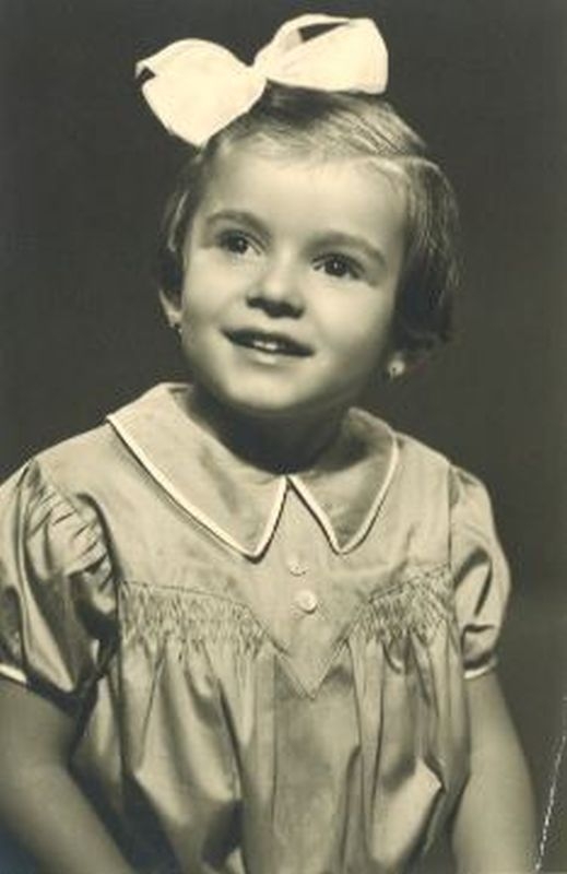 Iva Ondráčková, tehdy ještě Zemková, v roce 1941. Zdroj: Paměť národa / archiv pamětnice