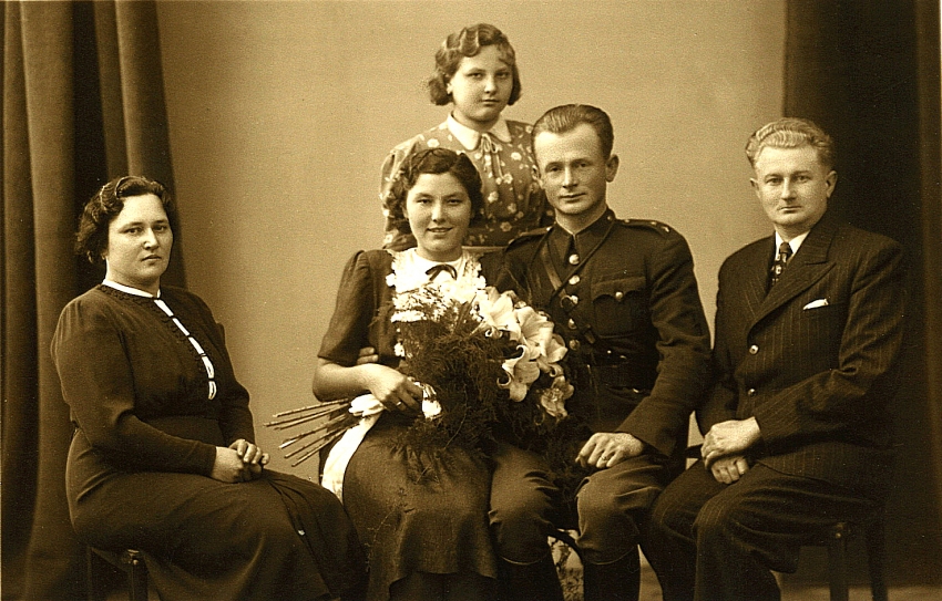 Svatba rodičů Květy a Karla Martínkových v roce 1938. Zdroj: archiv pamětnice