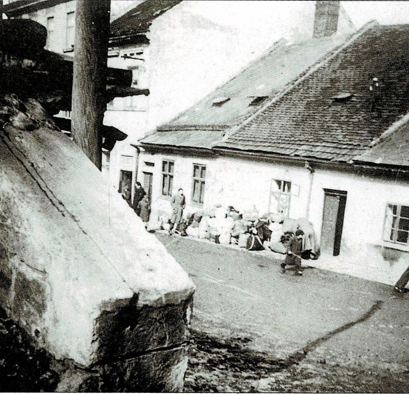 Momentka z bývalé židovské čtvrti v Boskovicích z doby transportů.. Zdroj: Muzeum Boskovicka