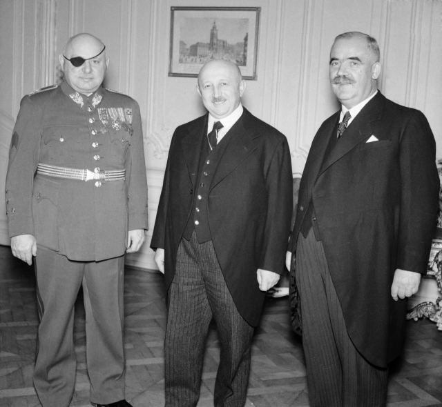 Jan Syrový, Rudolf Beran a ministr vnitra Jan Černý na Pražském hradě 1. prosince 1938
