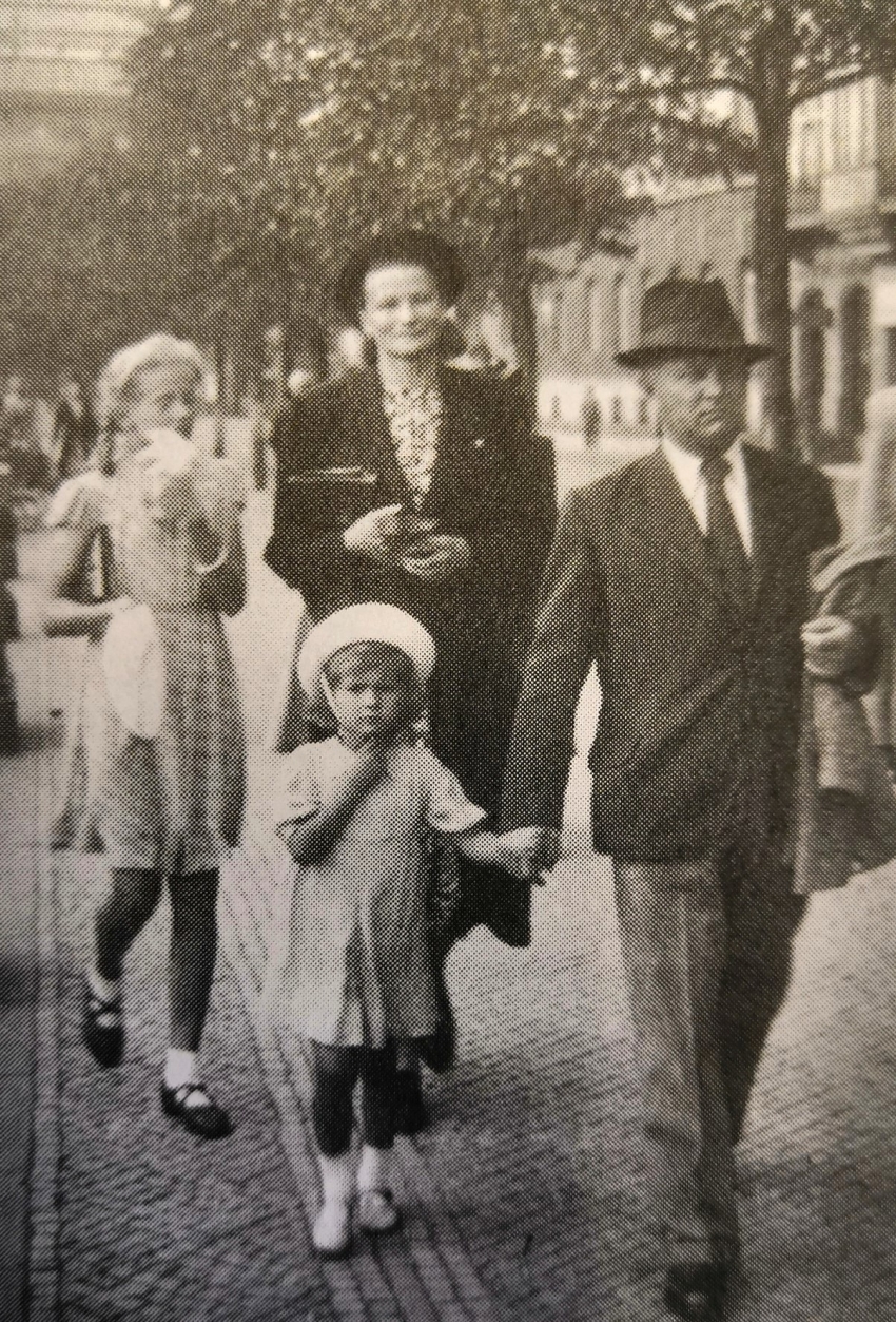Otta Bednářová s rodinou v Praze v roce 1939. Zdroj: archiv pamětnice