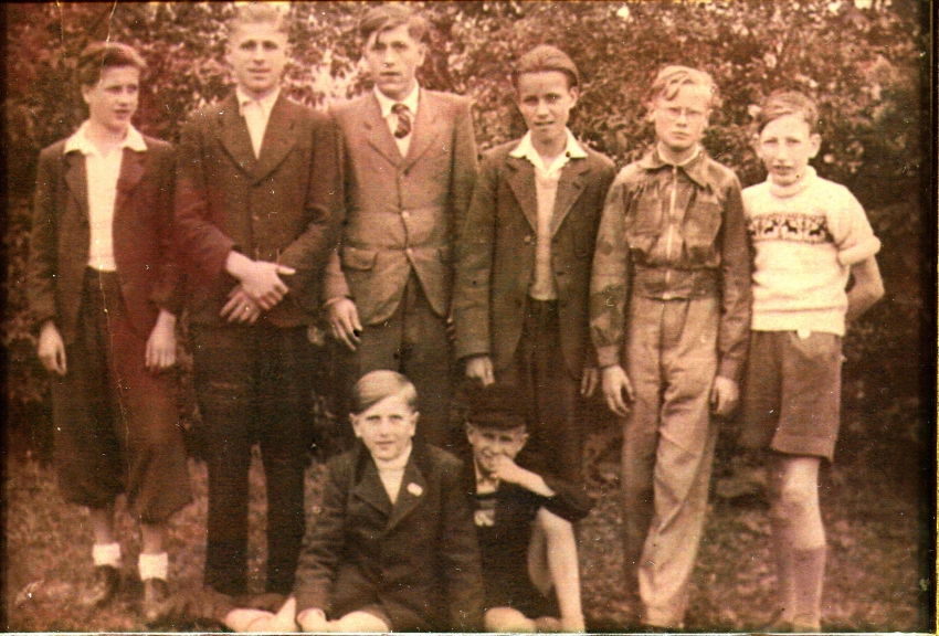 Kurt Kempe na setkání postoloprtských rodáků v Lichtenfelsu (zcela vlevo), 1947. Zdroj: archiv pamětníka