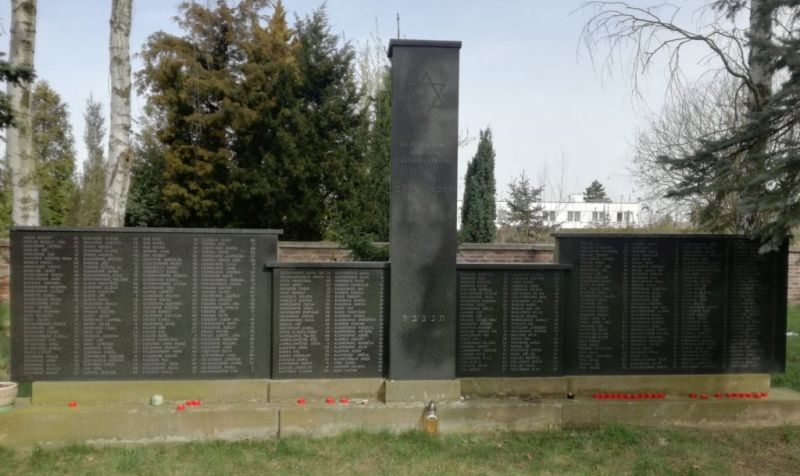 Pomník obětem Holocaustu v Hradci Králové. Zdroj: Paměť národa / Příběhy našich sousedů