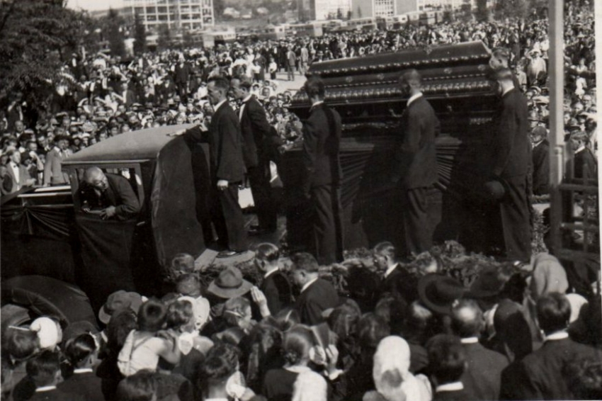 Z pohřbu Tomáše Bati 14. července 1932. Zdroj: Post Bellum