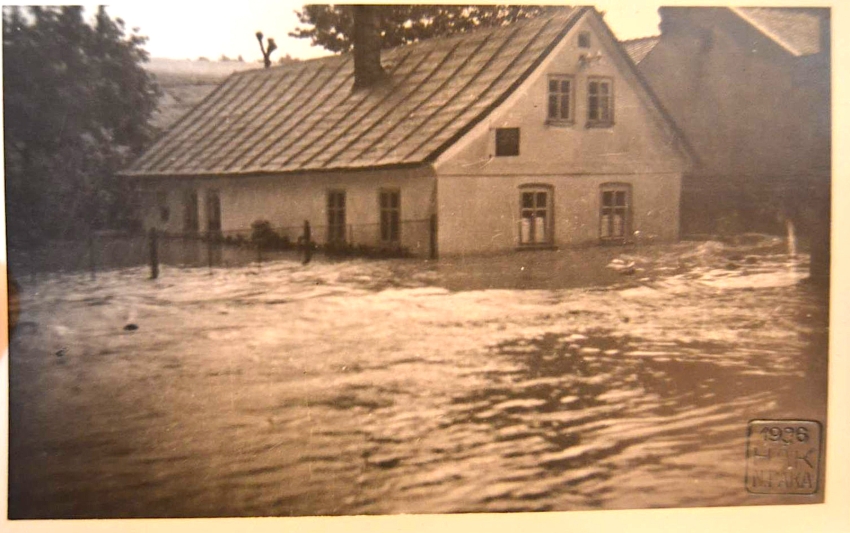 Povodeň v Nové Pace roku 1936, zdroj: archiv Jaroslava Vágenknechta a novopacká kronika
