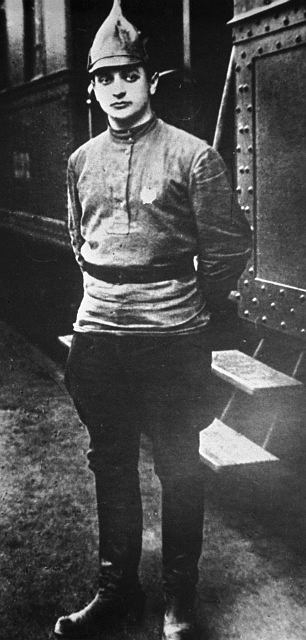 Maršál Tuchačevskij v roce 1920. Zdroj: Wikipedia.org