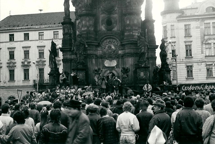 Demonstrace za propuštění Augustina Navrátila z psychiatrické léčebny, Olomouc, 1988