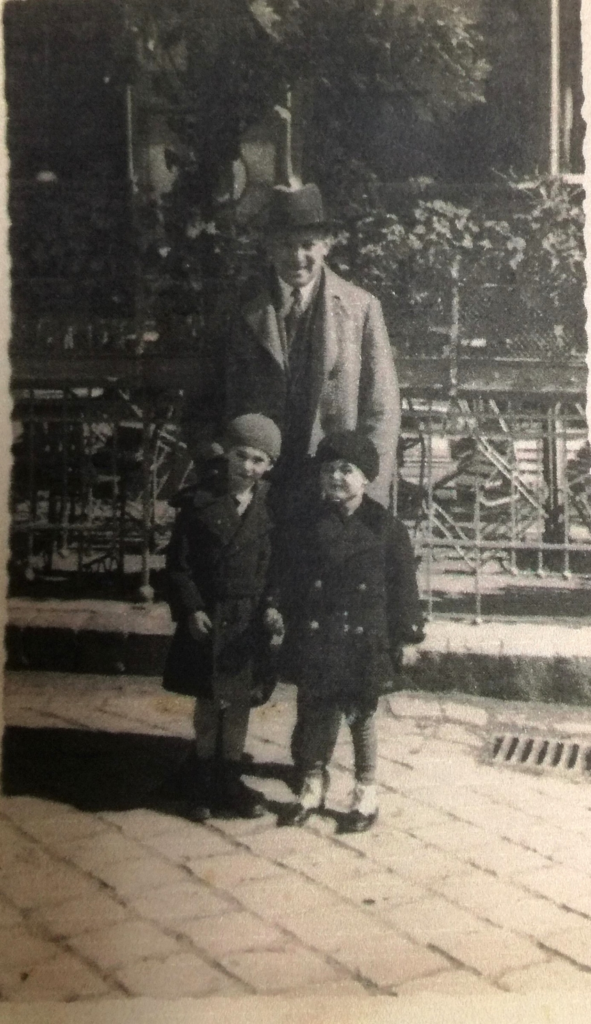 Eli s otcem a sestrou (1934)