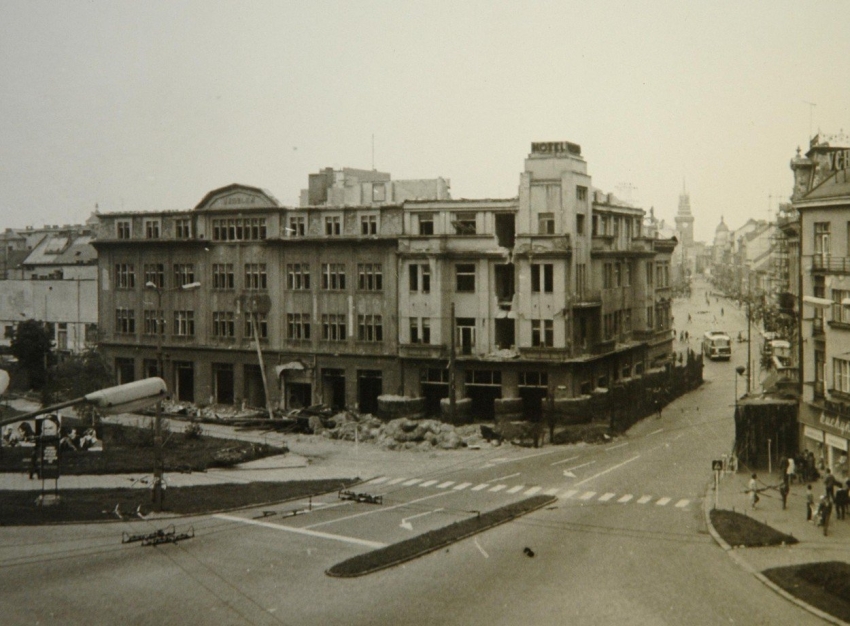 Hotel Veselka před zničením v roce 1972. Zdroj: archiv M. Petráčka