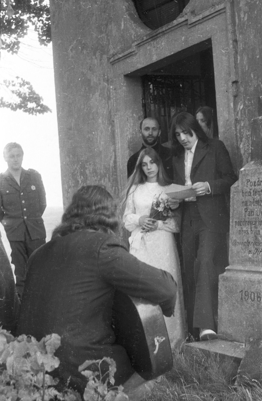 Jana Hlavsová, svatba s Mejlou Hlavsou. Zdroj: archiv pamětnice