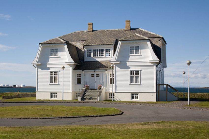 Vila Höfði v Reykjavíku, místo druhého summitu Reagan – Gorbačov z října 1986. Zdroj: Wikipedia Commons