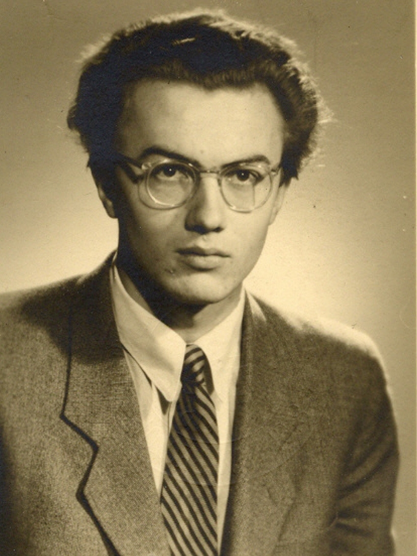 Ladislav Hejdánek, maturitní foto, 1946.  Zdroj: archiv pamětníka