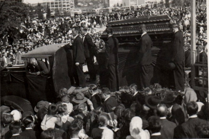 Z pohřbu Tomáše Bati 14. července 1932. Zdroj: Paměť národa