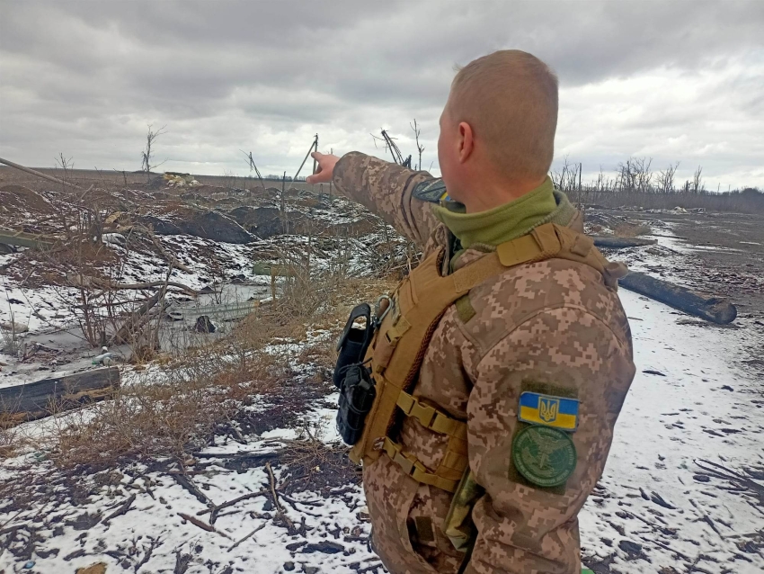 Ukrajinský voják v blízkosti fronty. Zdroj: Post Bellum