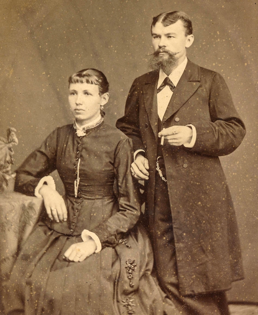 Anna a František Böhmovi, svatební fotografie, 1890, pamětníkovi prarodiče. Zdroj: archiv pamětníka