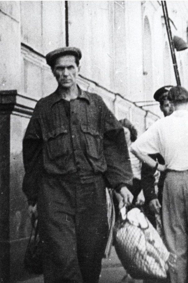 Fotografie Varlama Šalamova pořízená při sledovací akci KGB. Zdroj: cechoslovacivgulagu.cz
