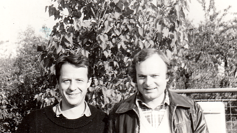 Jan Litomiský (vpravo) s Petrem Uhlem v době nuceného dohledu. Zdroj: archiv pamětníka